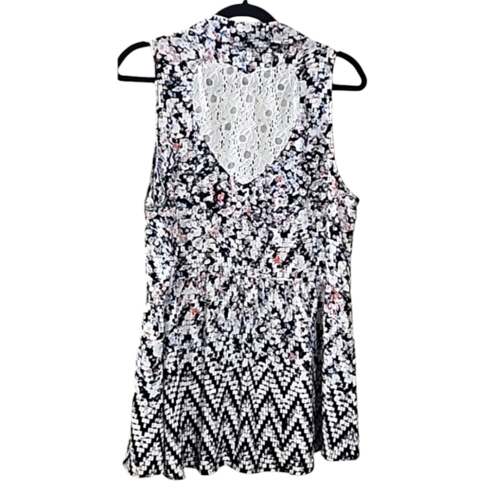 Candie's Juniors Sleeveless Lace Heart Peplum Blouse Size XL